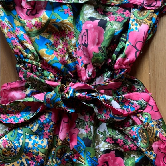 Floral silk strapless romper. Size small - Picture 3 of 4